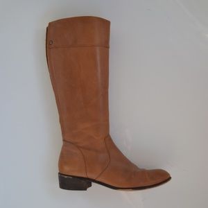 • LEATHER RIDING BOOTS •